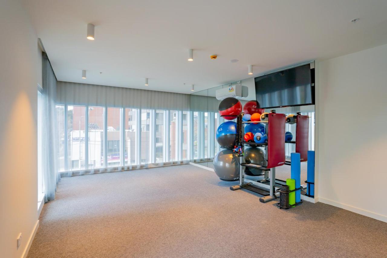 Ifsuites Melbourne Village Bagian luar foto