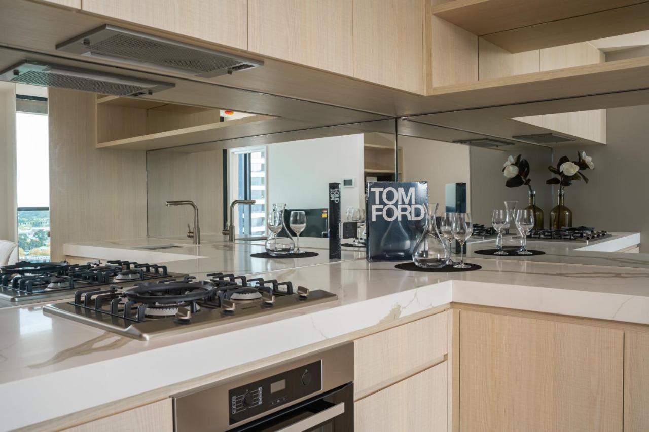 Ifsuites Melbourne Village Bagian luar foto